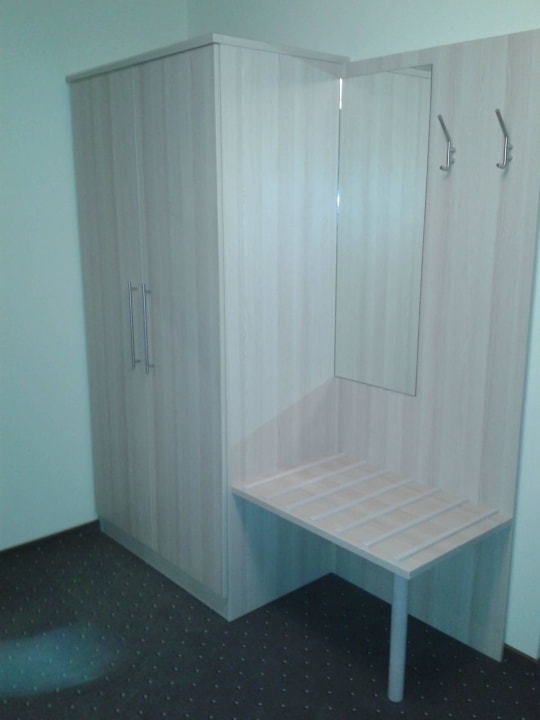 Kleiderschrank großes DZ Landhotel Billing