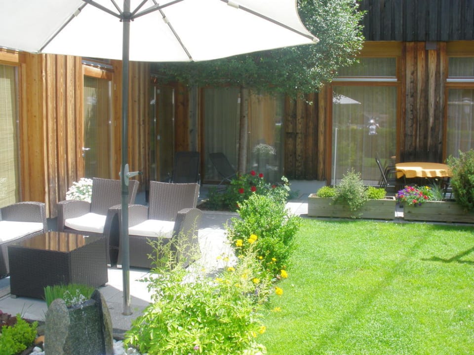 Gartenansicht Alpenapart Grüner