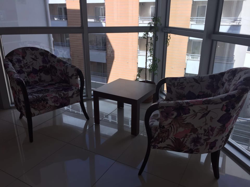 Flur Kleopatra Blue Hawai Hotel