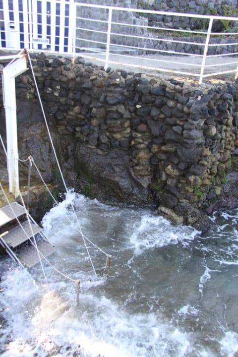 Спуск в воду на пляже Hotel Il Moresco Terme