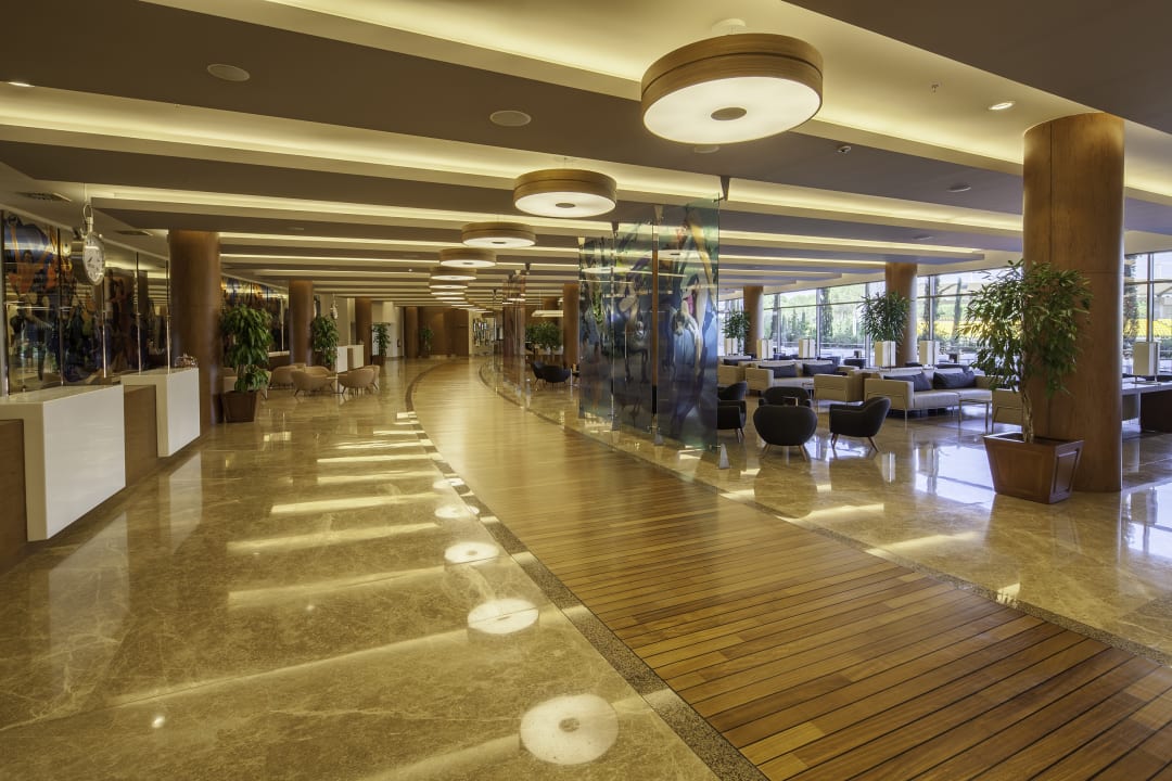 Lobby Gloria Sports Arena