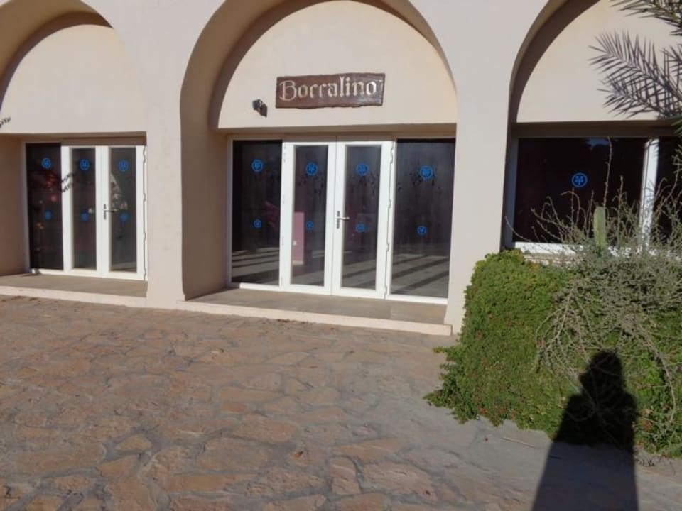 Geschlossenes Restaurant von außen Zita Beach Resort