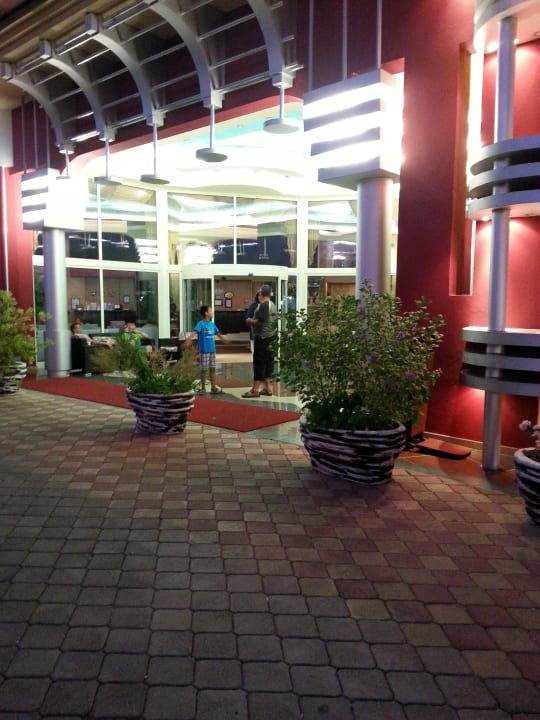 Eingang Hotel Orfeus Park