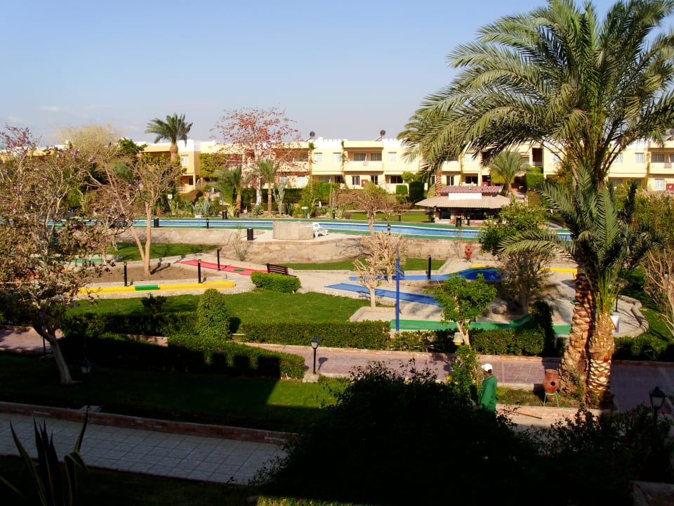 Pool mit Minigolfanlage Golden Beach Resort
