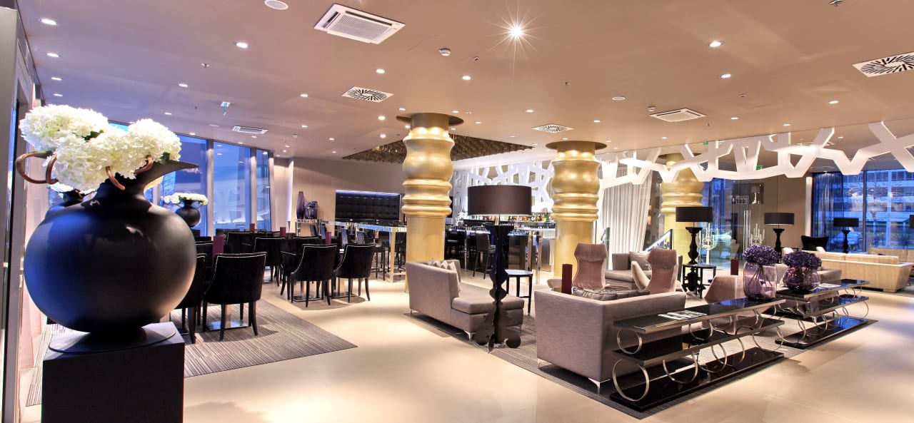 Lobby and Onyx bar ZiJin Hotel Belgrade