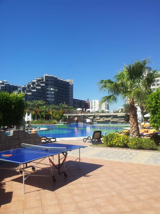 Einer von 6 Pools Sherwood Exclusive Lara