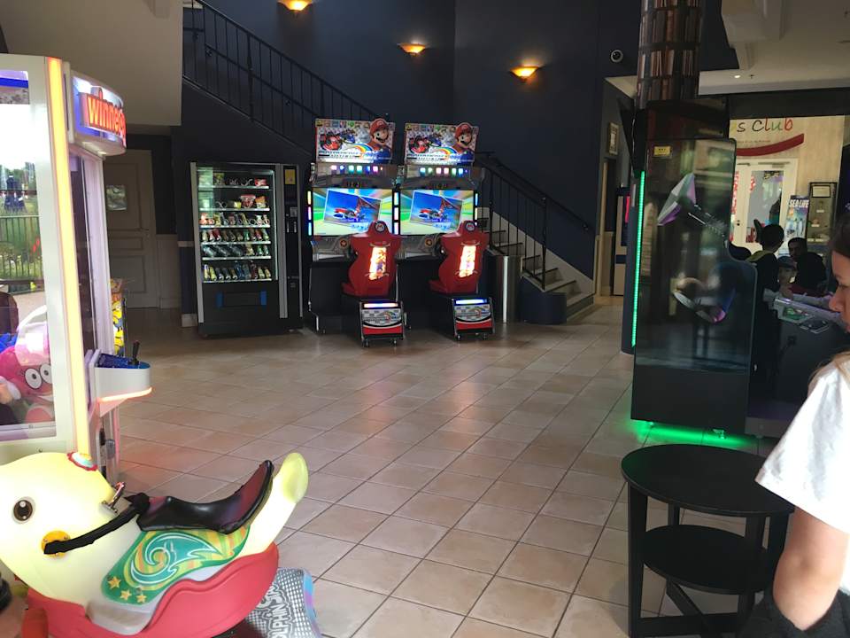 Lobby Hotel Marriott Village d'Ile-de-France