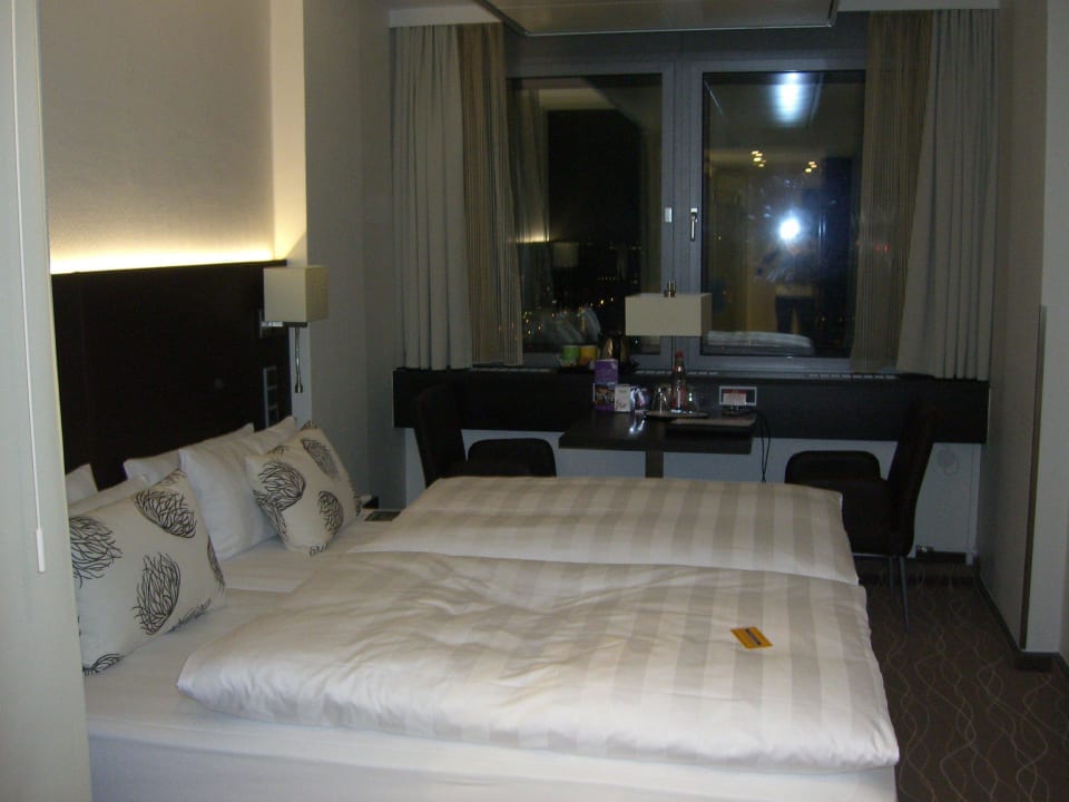 Schönes Zimmer mit bequemem Bett Park Inn by Radisson Berlin Alexanderplatz