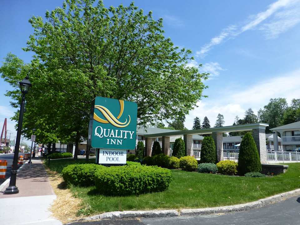 Einfahrt zum Hotel Quality Inn Gettysburg Battlefield