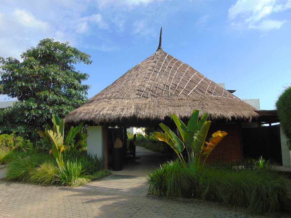 Lobby Amber Lombok Beach Resort