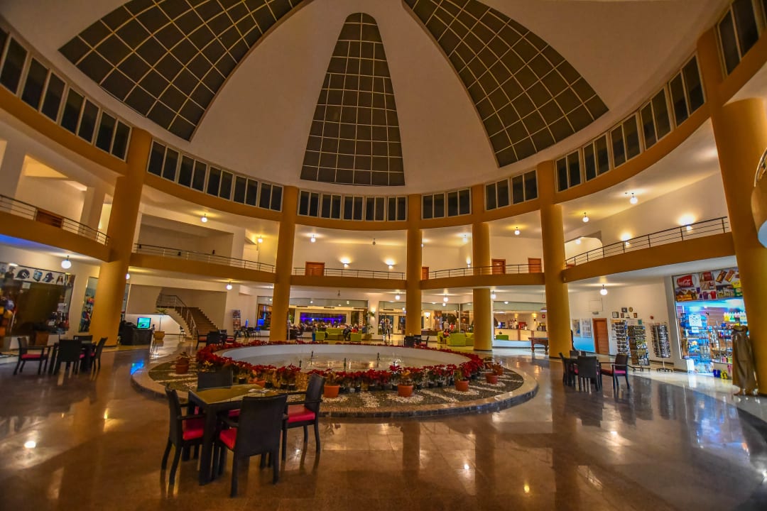 Lobby Three Corners Equinox Beach Resort