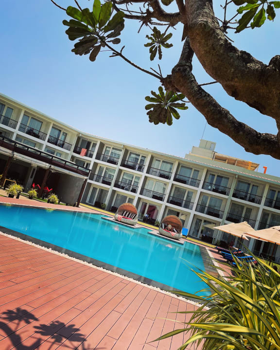 Pool Hotel Camelot Beach