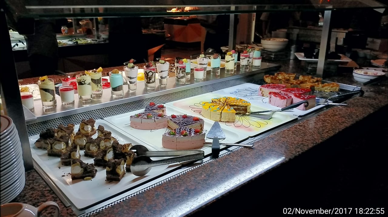 Gastro Constantinou Bros Athena Royal Beach Hotel