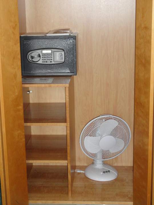 Safe im Schrank Best Western Ambassador Hotel