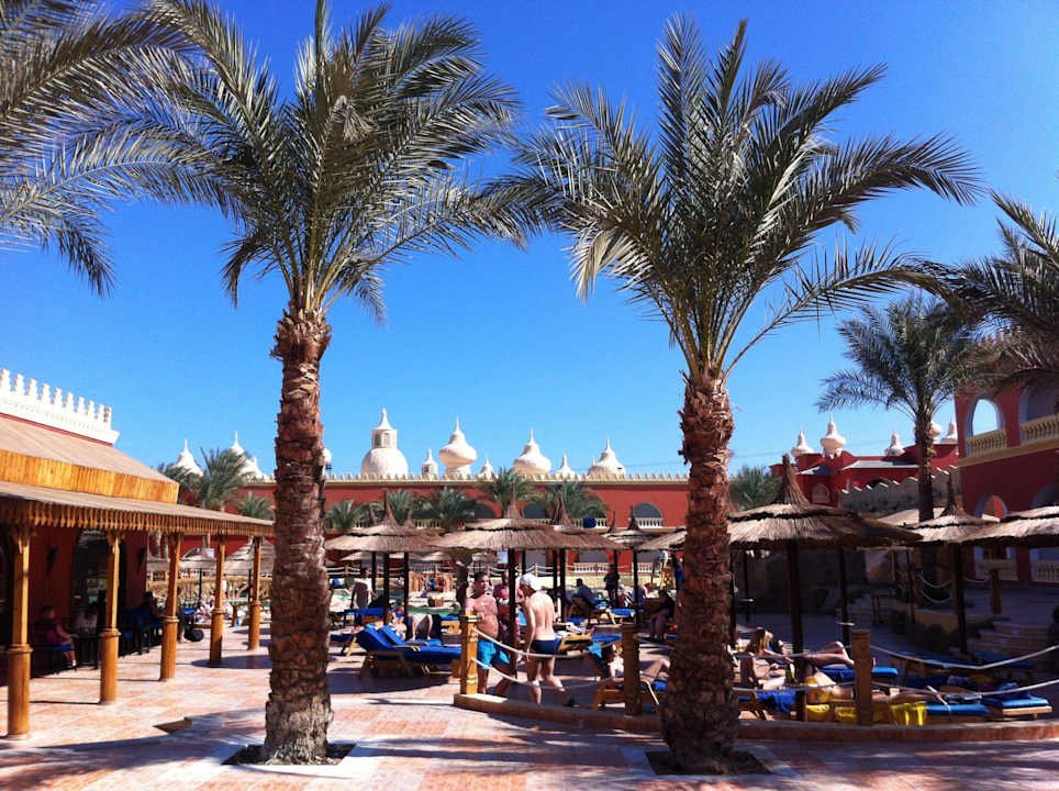 Zum Aktiv-Pool mit Animation Pickalbatros Alf Leila Wa Leila Resort - Neverland Hurghada