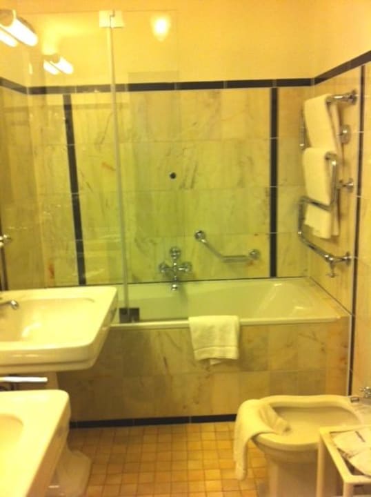 Bad Grand Deluxe Room Le Méridien Grand Hotel Nürnberg