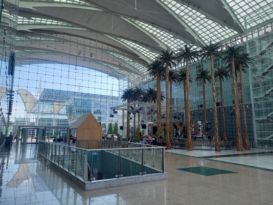 Lobby Hilton Munich Airport