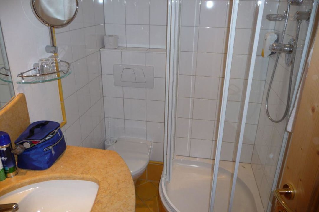 Bad im Zimmer 109 Hotel Binggl