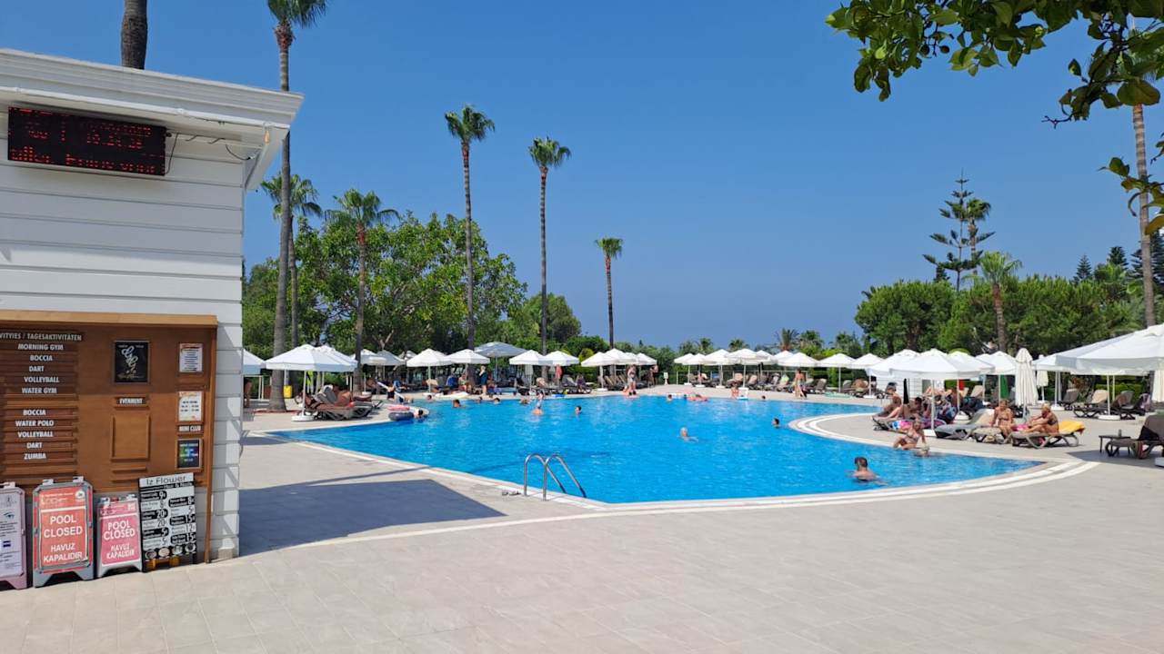Pool Iz Flower Side Beach Hotel