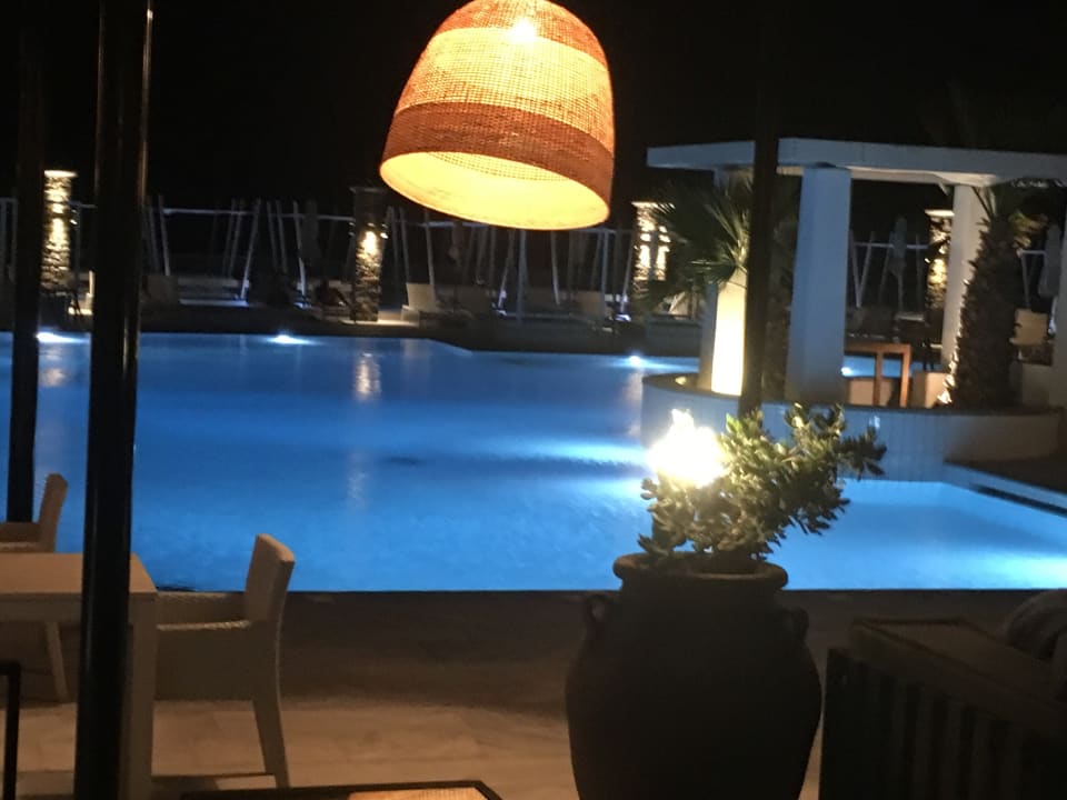 Pool The Island Hotel