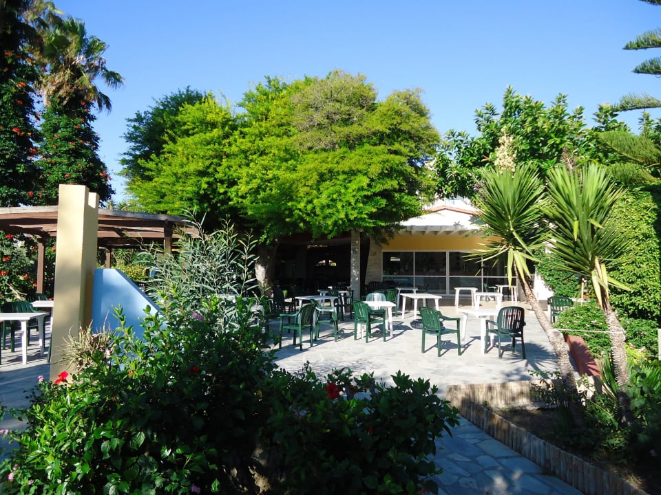 Poolbar und Abendrstaurant für die Themenabende Atlantis Hotel