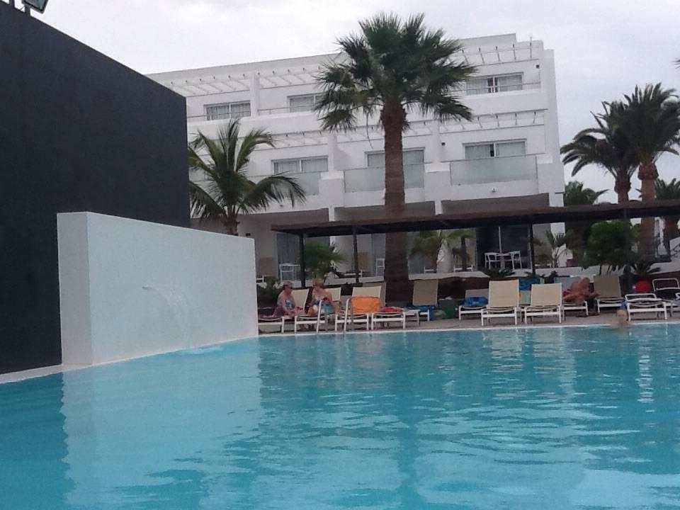Outdoor pool clean and lovely Sentido Aequora Lanzarote Suite