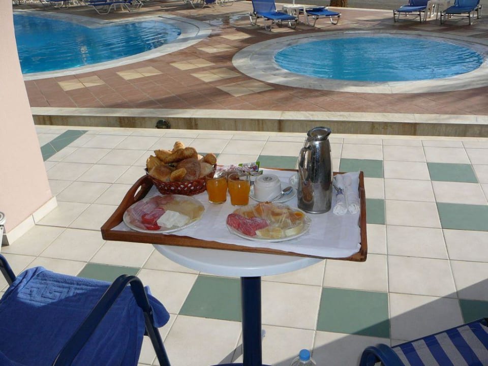 Frühstück auf der Terrasse Fodele Beach & Water Park Holiday Resort