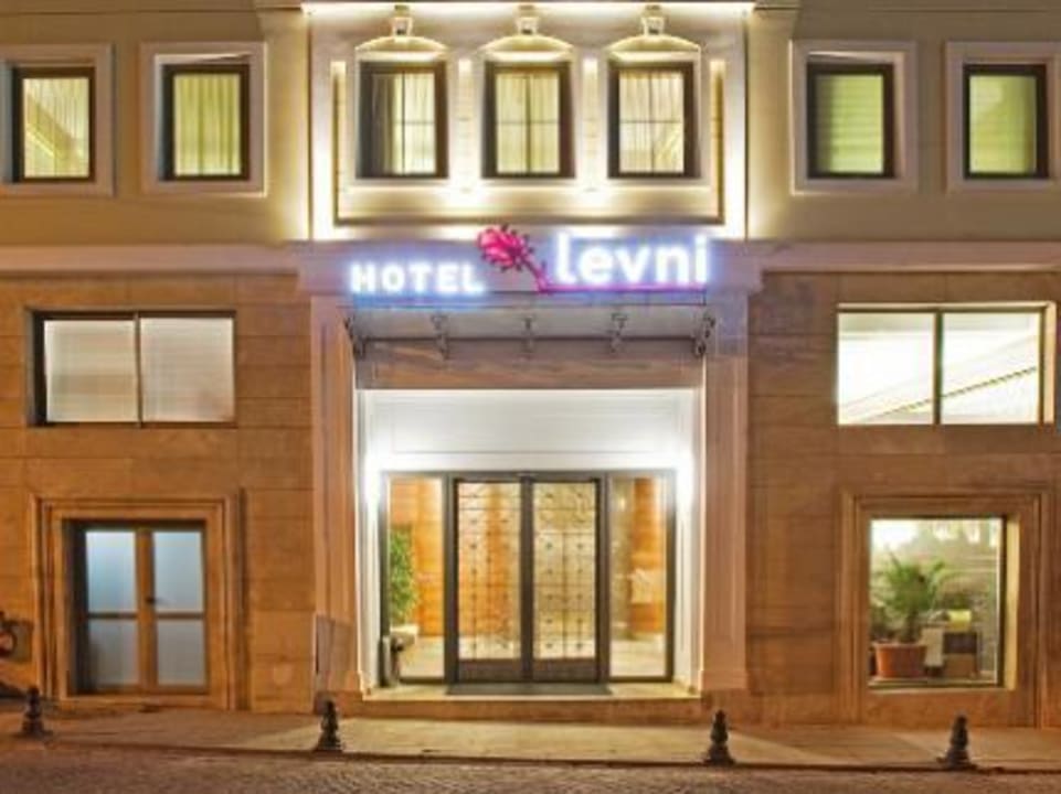 Eingang Hotel Levni