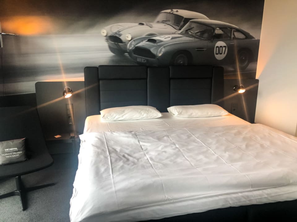 Zimmer V8 Hotel Köln @MOTORWORLD