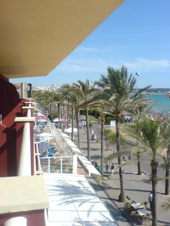 Blick vom Balkon zum Megapark Universal Hotel Neptuno - Adults Only