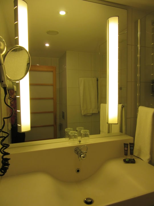 Bad Novotel Nürnberg am Messezentrum