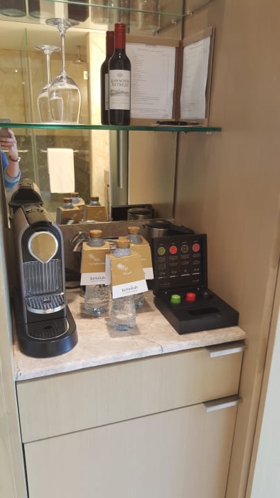 Nespresso Maschine  Conrad Abu Dhabi Etihad Towers