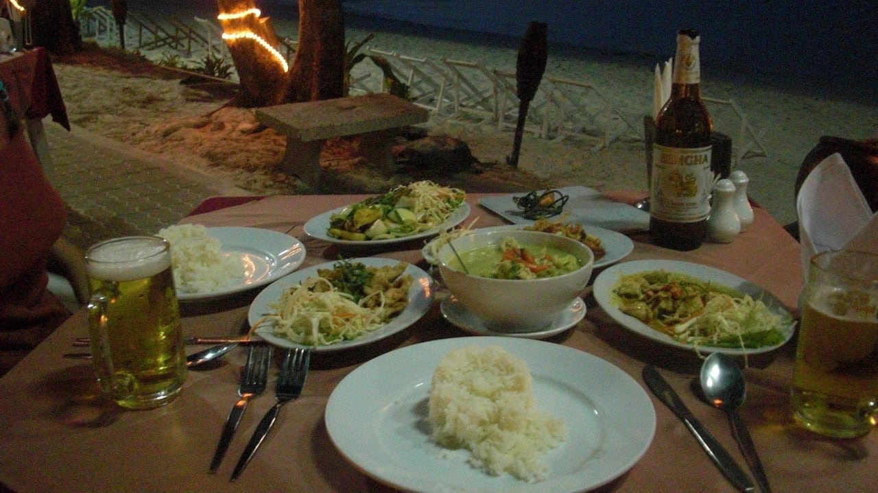 Abenddiner bei Vollpension Hotel Coral Island Resort