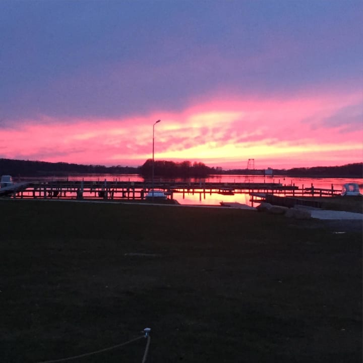 Sonnenuntergang am 31.3 Ferienzentrum Yachthafen Rechlin