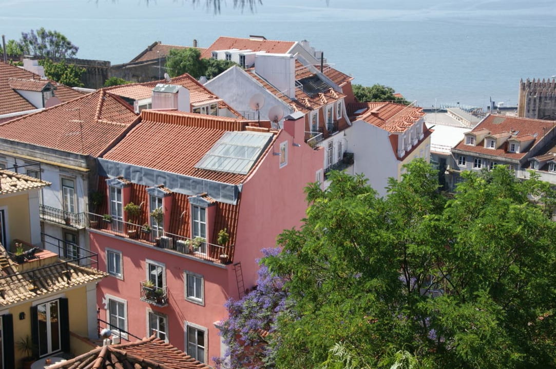 Widok na hotel z zamku Hotel Solar Dos Mouros