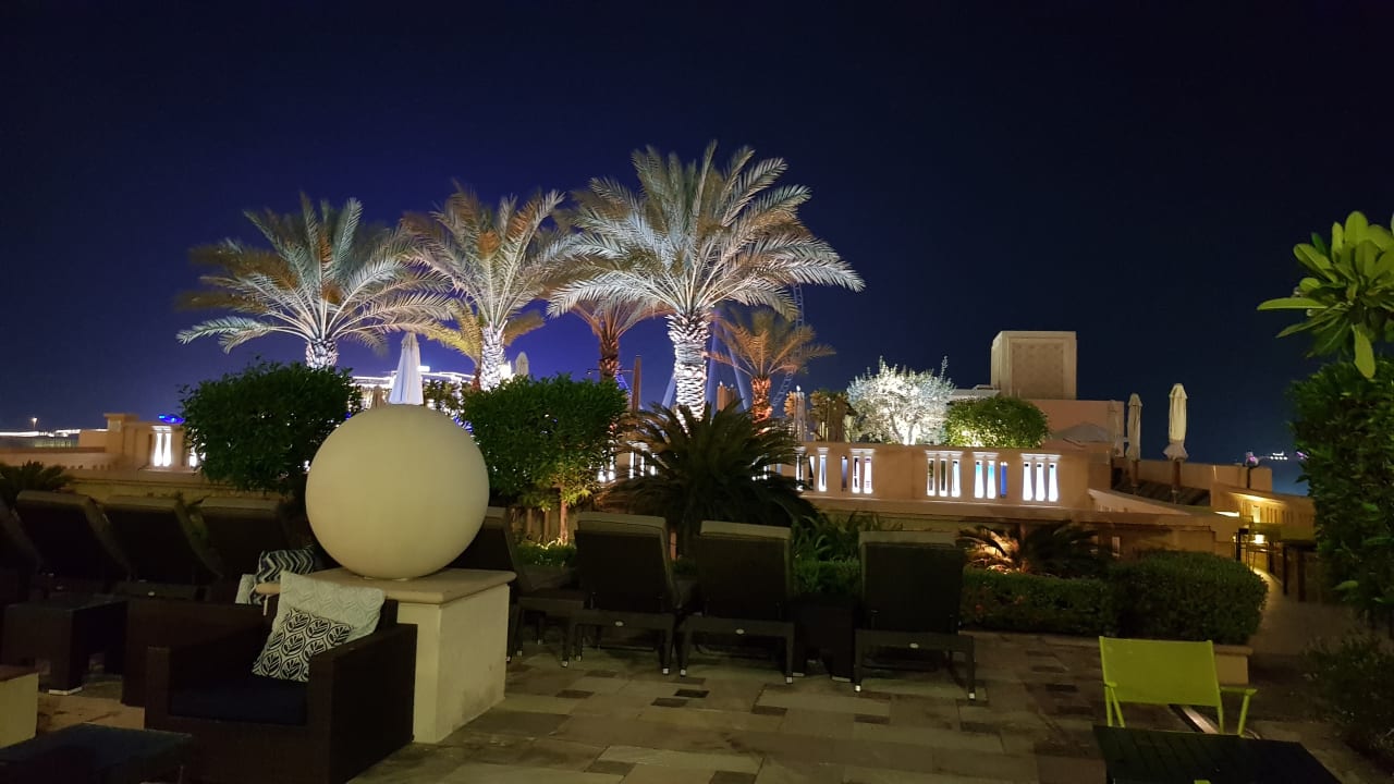 "Gartenanlage" Sofitel Dubai Jumeirah Beach (Dubai) • HolidayCheck