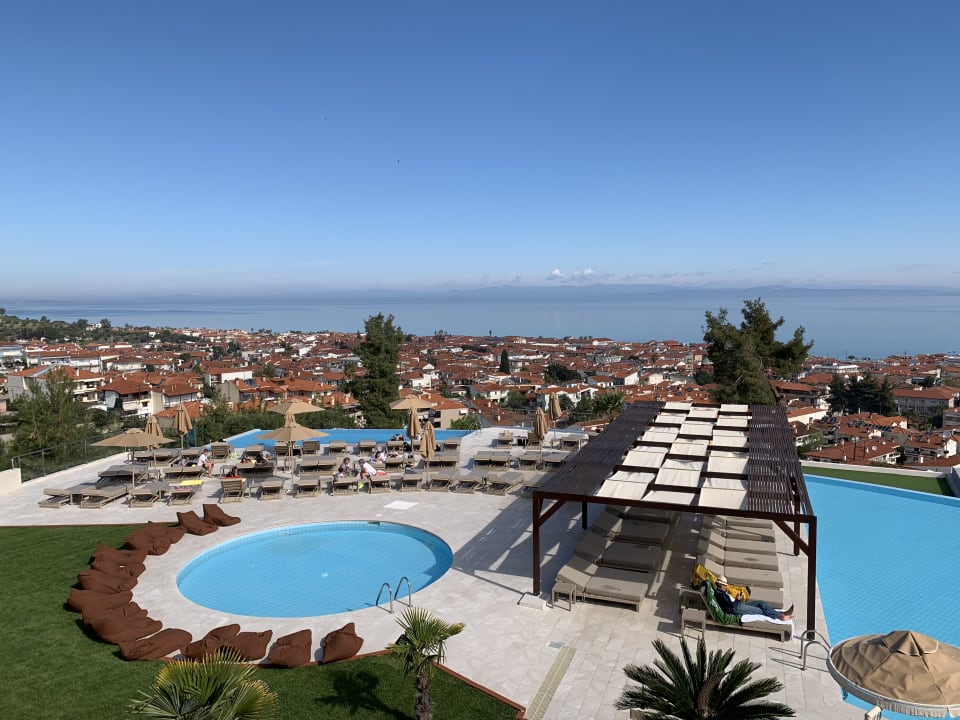 Pool Alia Palace