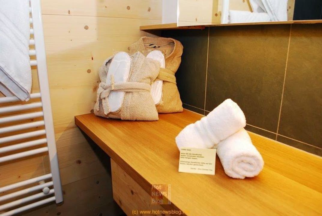 Badezimmer Holzhotel Forsthofalm