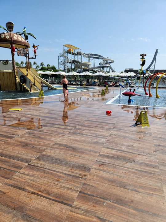 Pool Jacaranda Luxury Resort