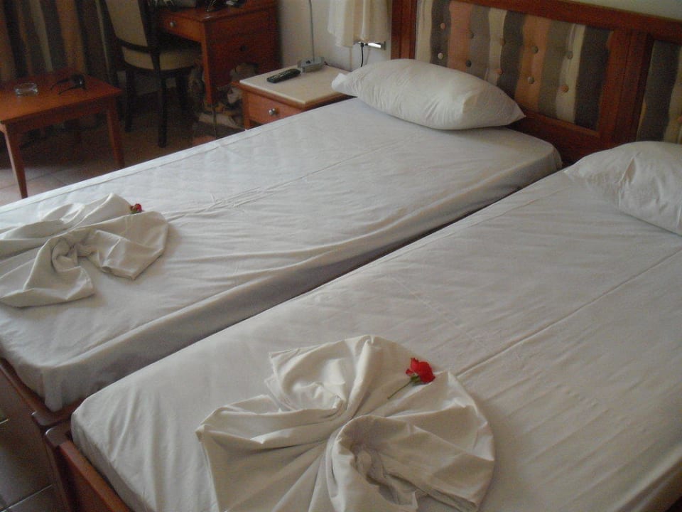 Bett Atlantica Marmari Beach
