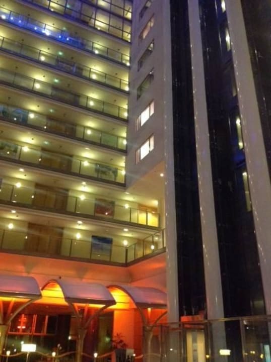 Atrium Hilton Frankfurt City Centre