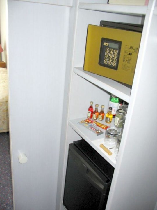 Zimmer 212 im begehbaren Kleiderschrank Hecker's Hotel Kurfürstendamm