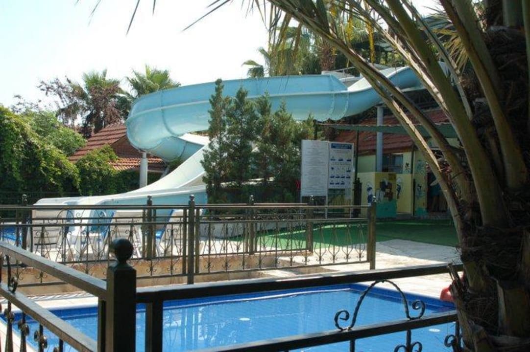 Kinder Pool mit Rutsche Can Garden Beach