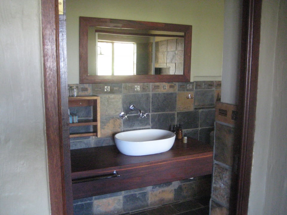 Zimmer Namushasha River Lodge