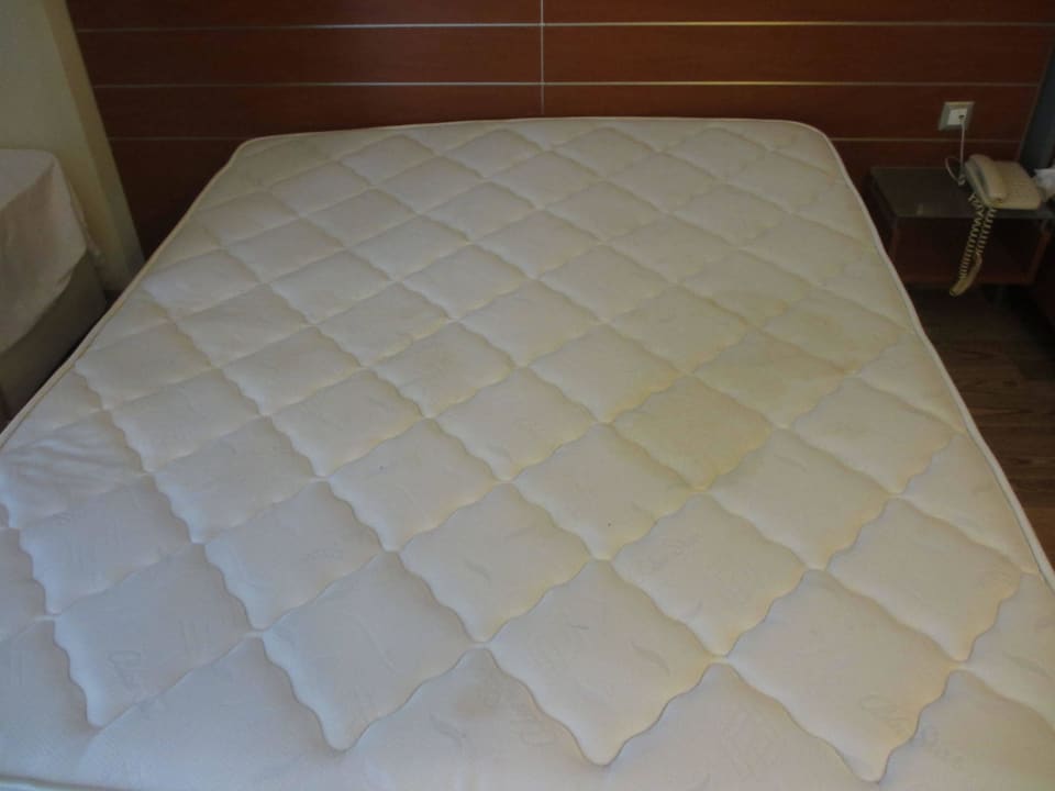 Urin Petunya Beach Resort