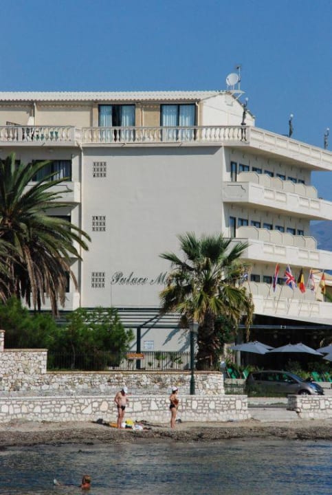 Widok hotelu od strony morza Mon Repos Palace - Adults only