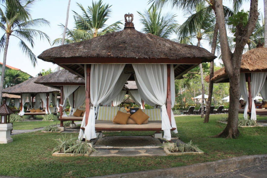 "Bett" am Strand The Laguna A Luxury Collection Resort & Spa