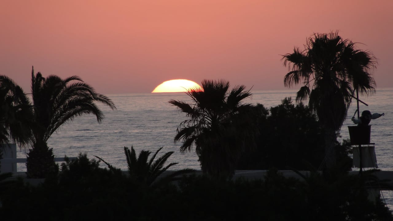 Zachód słońca Bella Beach Hotel