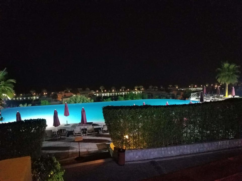Pool The Cove Rotana Resort