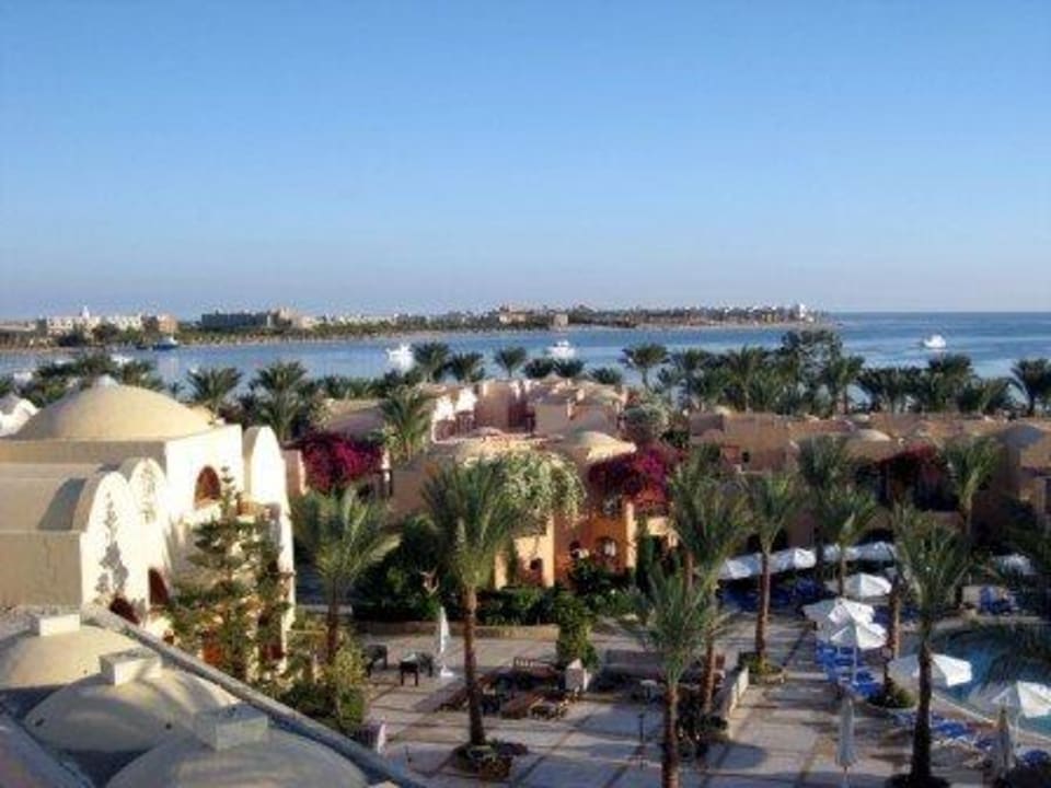 Blick vom Turm über Poolanlage Iberotel Makadi Beach